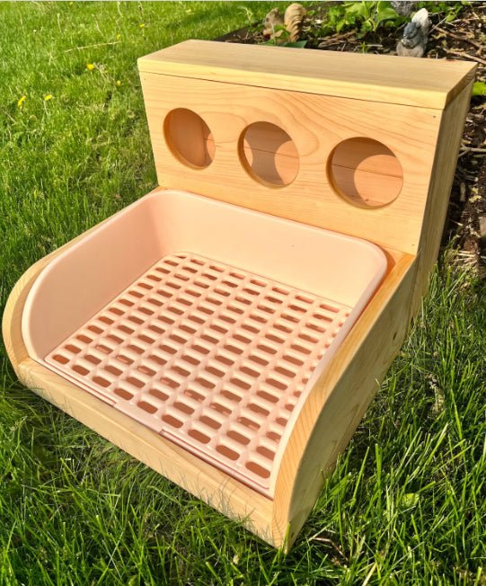 Rabbit Hay Feeder, Litter Box & Mesh Grate.