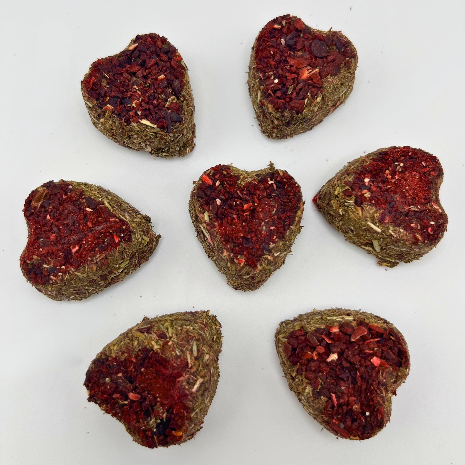 Hibiscus - Beetroot Hay Hearts - Hippity Hop Pet Shop