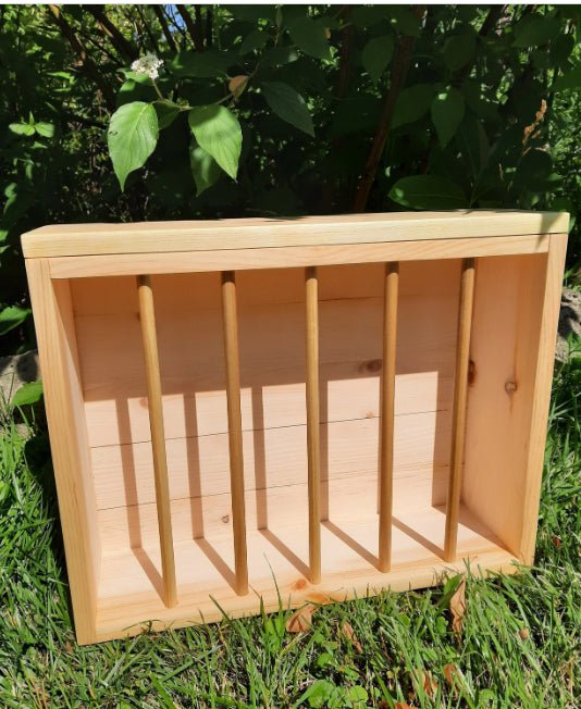 XL Mounted Hay Feeder for Rabbits & Guinea Pigs.