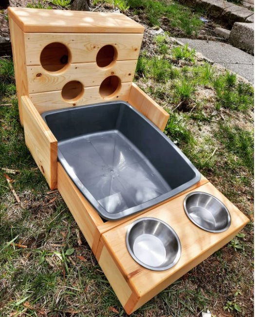 Four Hole Hay Feeder and Litter Box - Hippity Hop Pet Shop