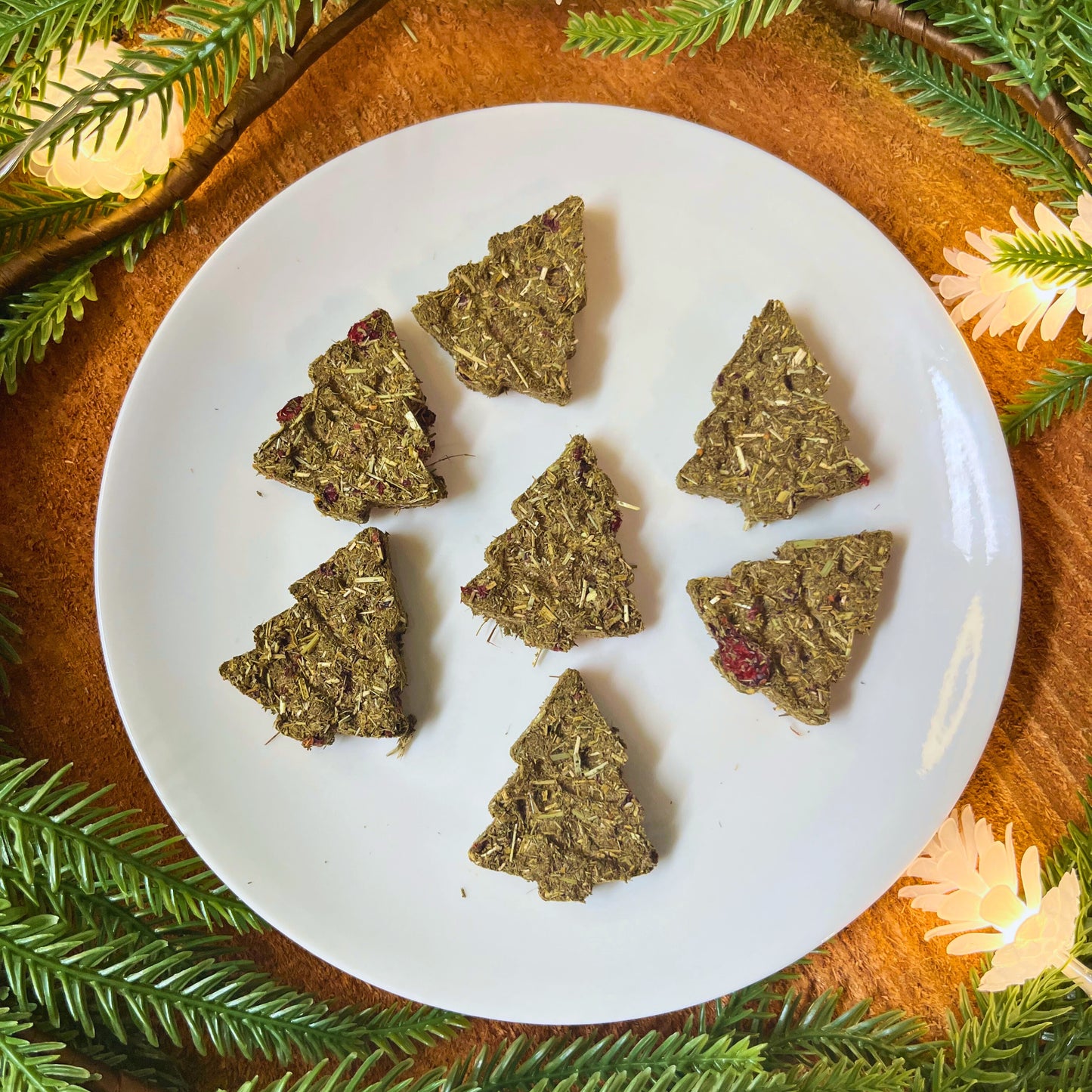 Oh Christmas Tree Hay Bites - Hippity Hop Pet Shop