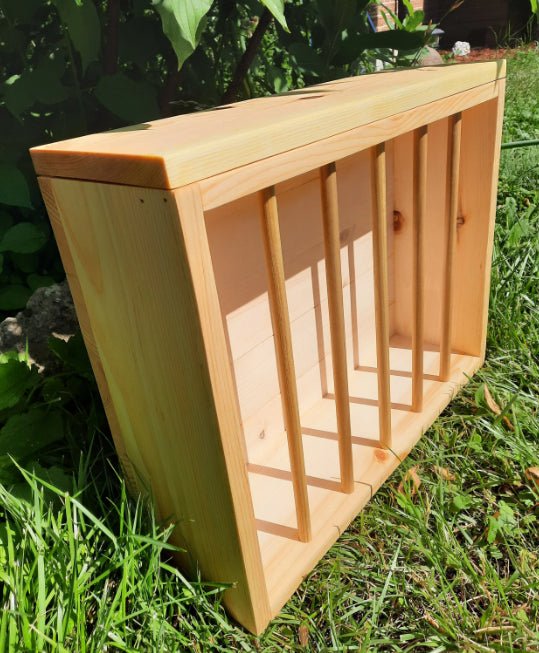 XL Mounted Hay Feeder for Rabbits & Guinea Pigs.