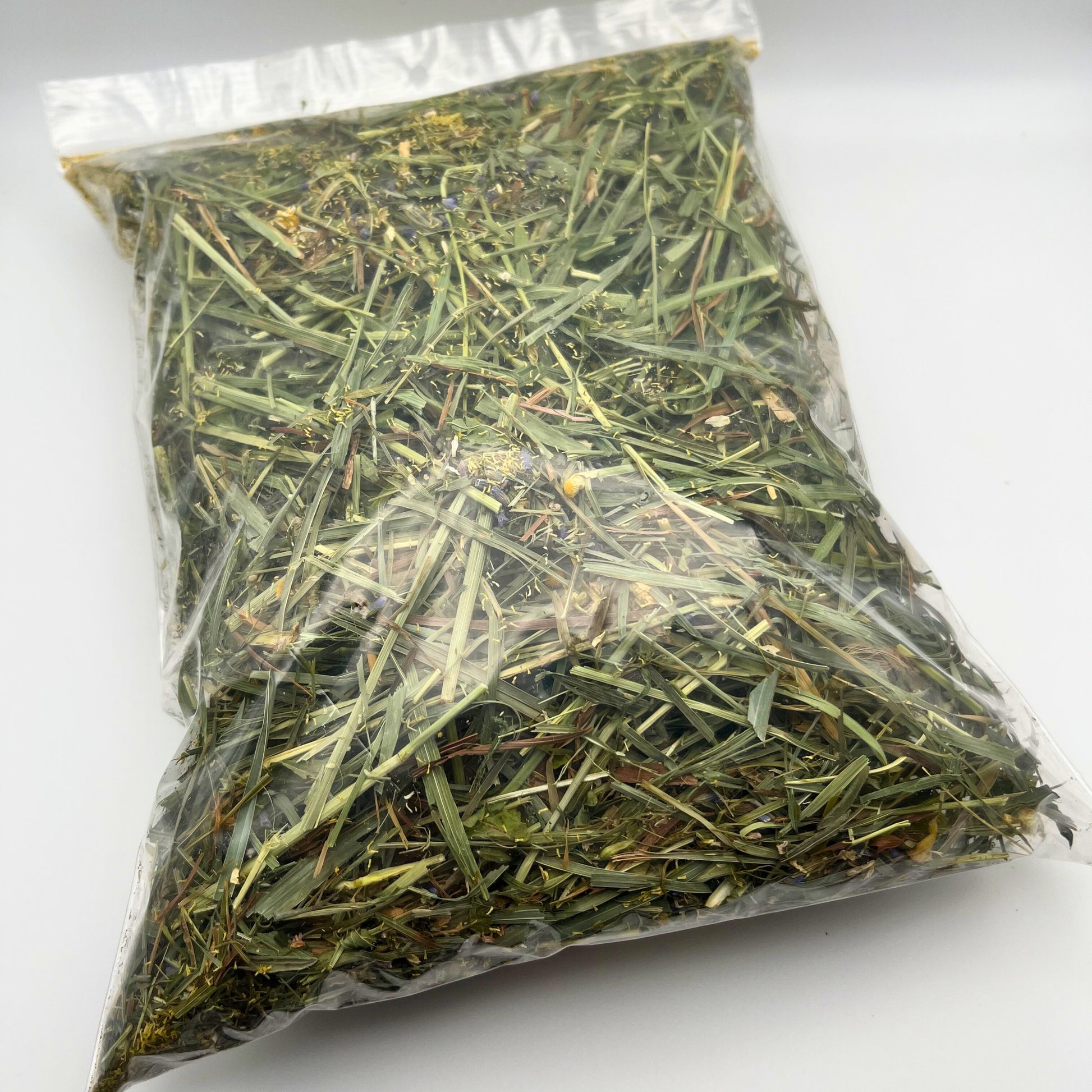 Calming Botanical Hay Blend for Small Animals - Hippity Hop Pet Shop