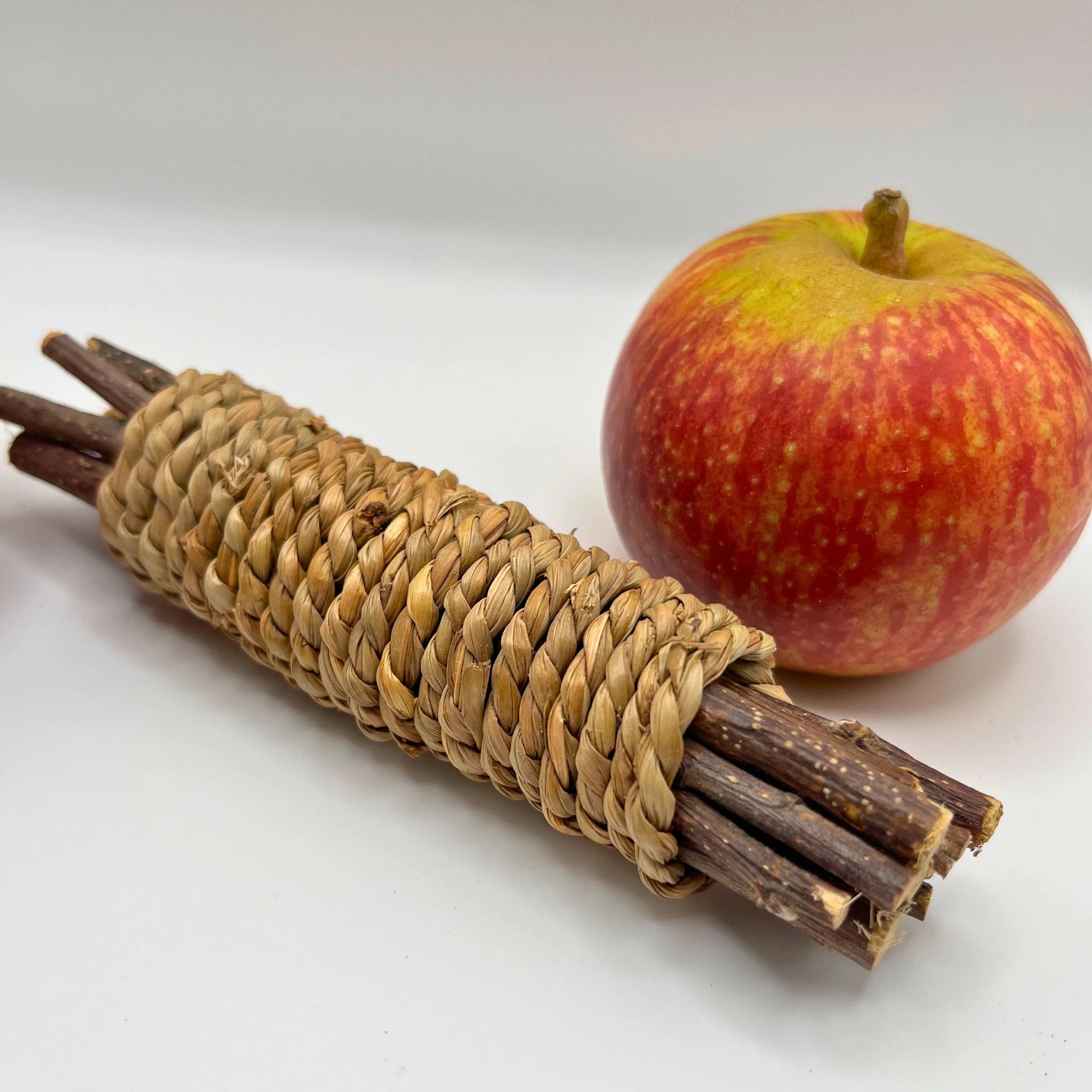 Sea Grass Wrapped Apple Stick Bundles - Hippity Hop Pet Shop